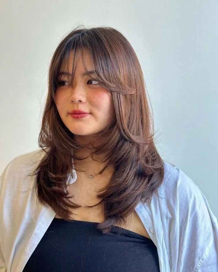 Angled Summer Haircut for Round Face 2026: The Most Flattering Cuts to Try Now