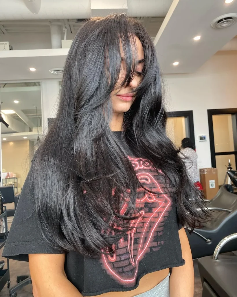Angled Summer Haircut for Round Face 2026: The Most Flattering Cuts to Try This Season