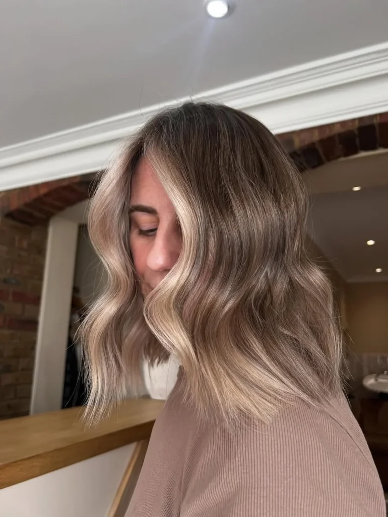 Ashy Summer Mushroom Brown Hair Color 2026: The Cool Brunette Trend Everyone’s Saving