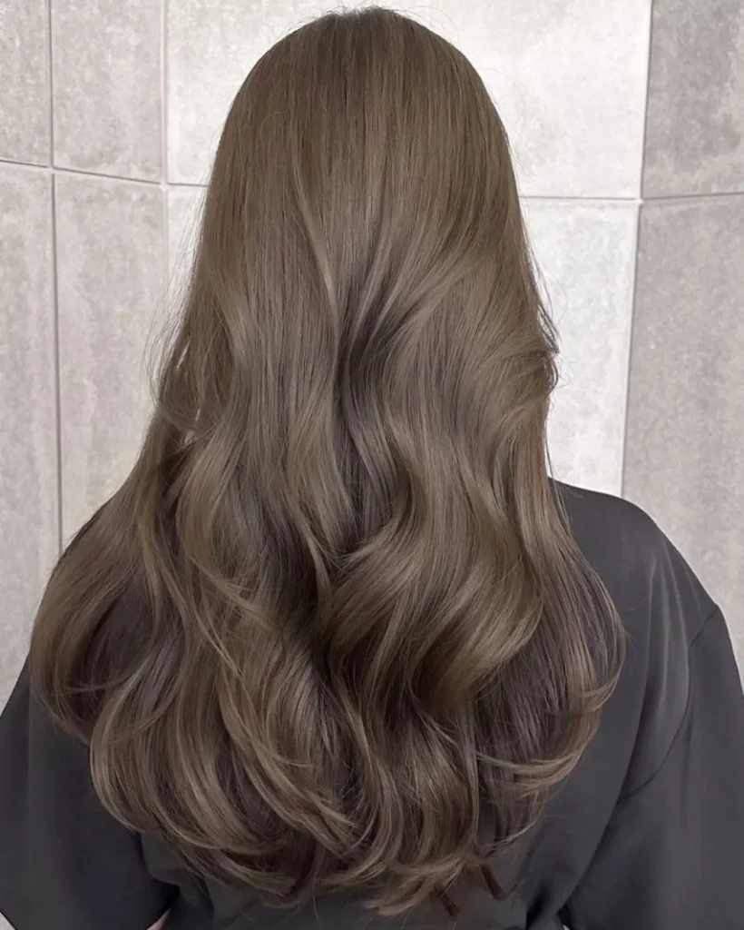 Ashy Summer Mushroom Brown Hair Color 2026: The Cool Brunette Trend Everyone’s Saving
