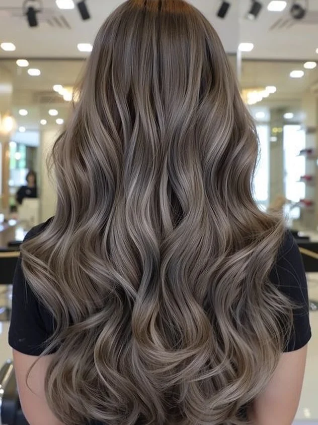 Ashy Summer Mushroom Brown Hair Color 2026: The Cool Brunette Trend Everyone’s Saving