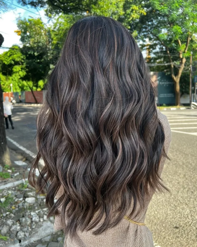 Ashy Summer Mushroom Brown Hair Color 2026: The Cool Brunette Trend Everyone’s Saving