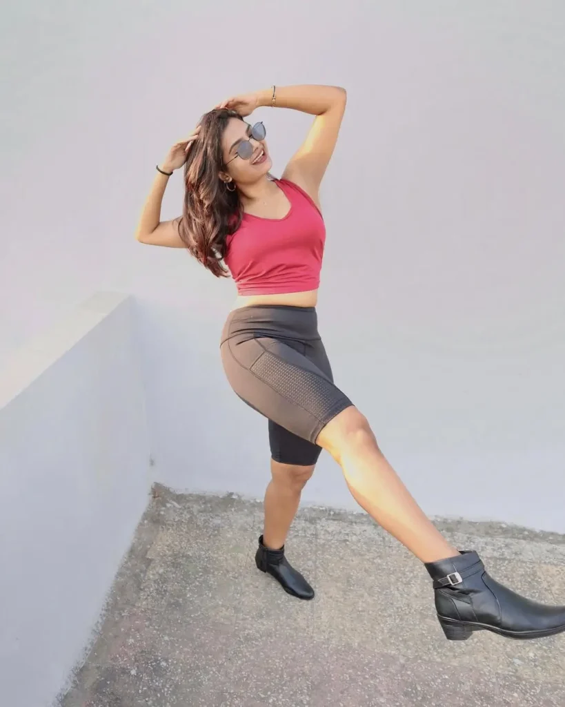 Halter Summer Crop Top Outfits 2026: Fresh Styling Ideas You’ll Actually Want to Wear