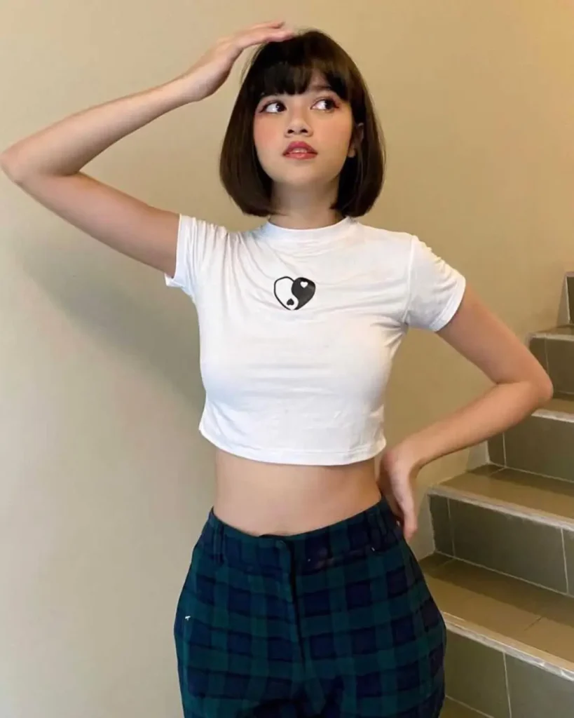 Halter Summer Crop Top Outfits 2026: Fresh Styling Ideas You’ll Actually Want to Wear