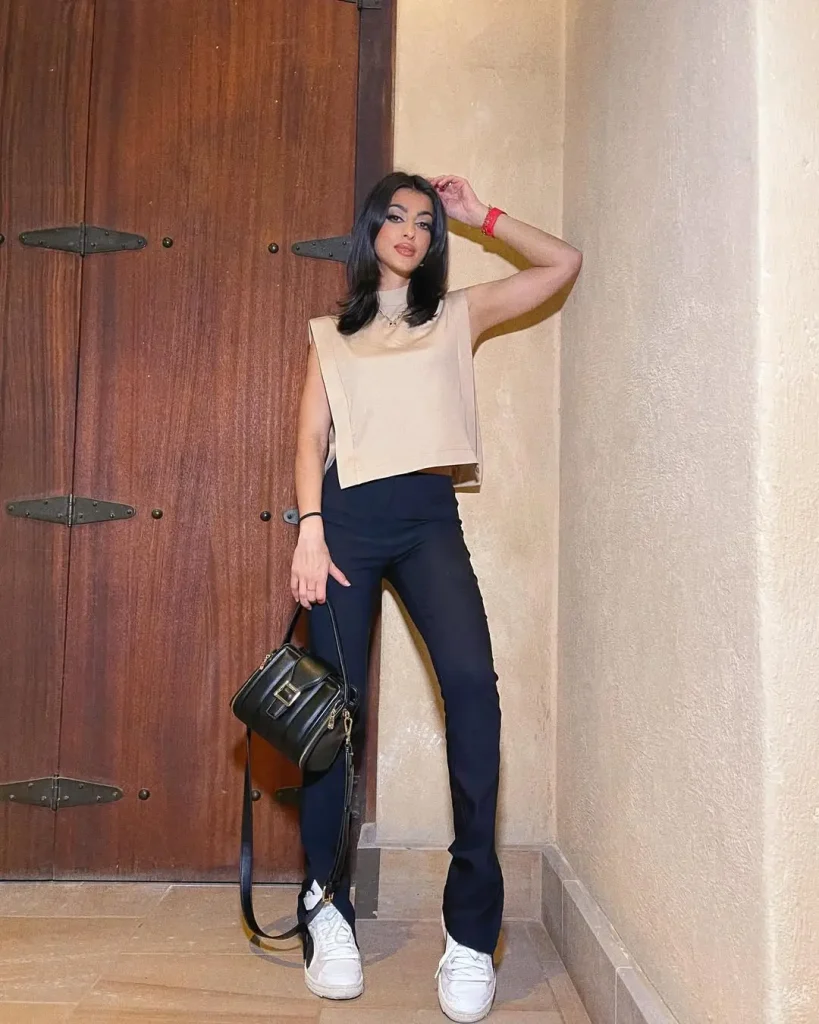 Summer Sleeveless Tops 2026: Effortless Outfit Ideas You’ll Actually Want to Wear