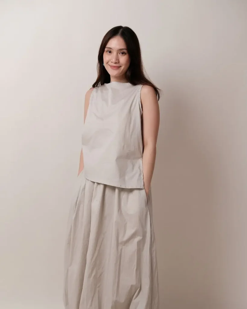 Summer Sleeveless Tops 2026: Effortless Outfit Ideas You’ll Actually Want to Wear