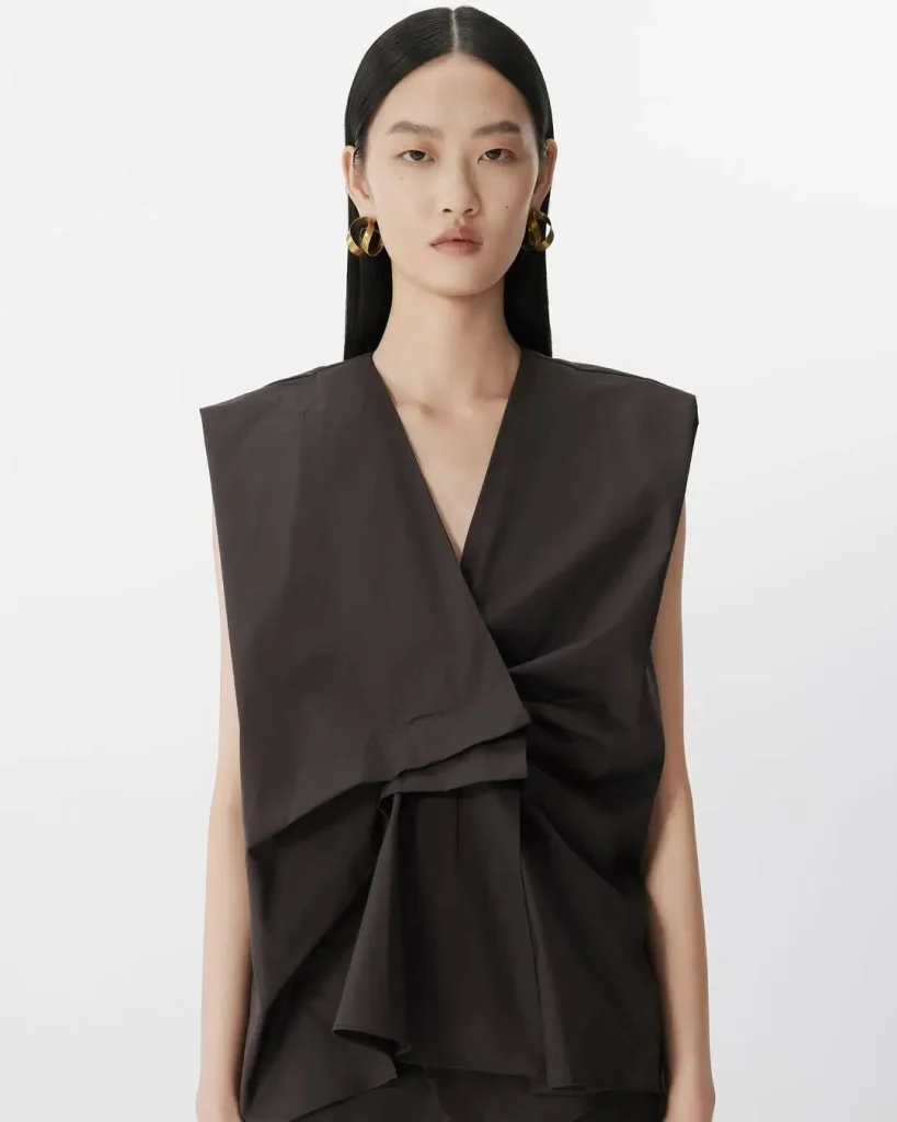 Summer Sleeveless Tops 2026: Effortless Outfit Ideas You’ll Actually Want to Wear