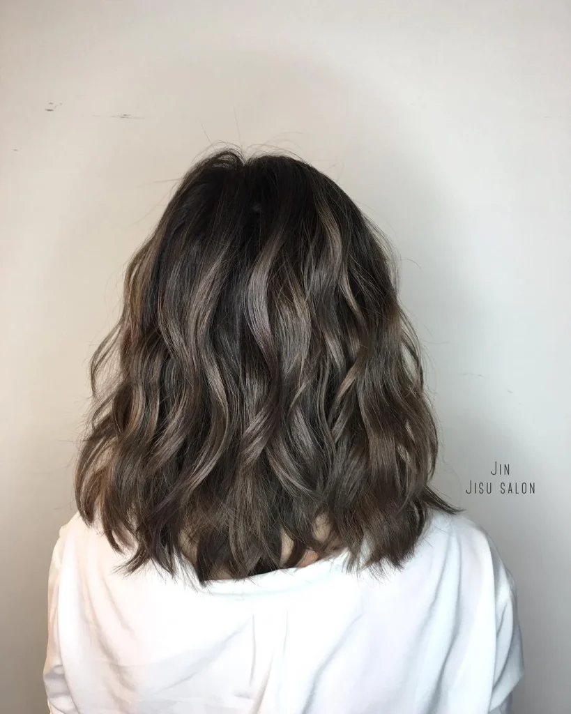 Fresh Summer Haircuts for Medium Hair 2026: Trendy Layers, Soft Waves & Chic Blowouts