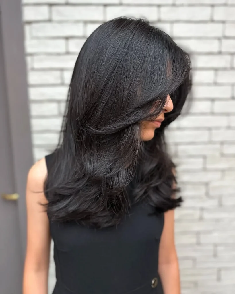 Fresh Summer Haircuts for Medium Hair 2026: Trendy Layers, Soft Waves & Chic Blowouts