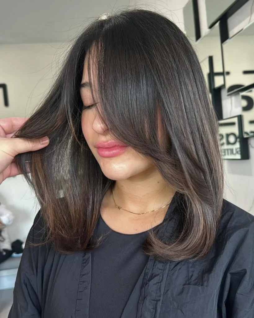 Fresh Summer Haircuts for Medium Hair 2026: Trendy Layers, Soft Waves & Chic Blowouts