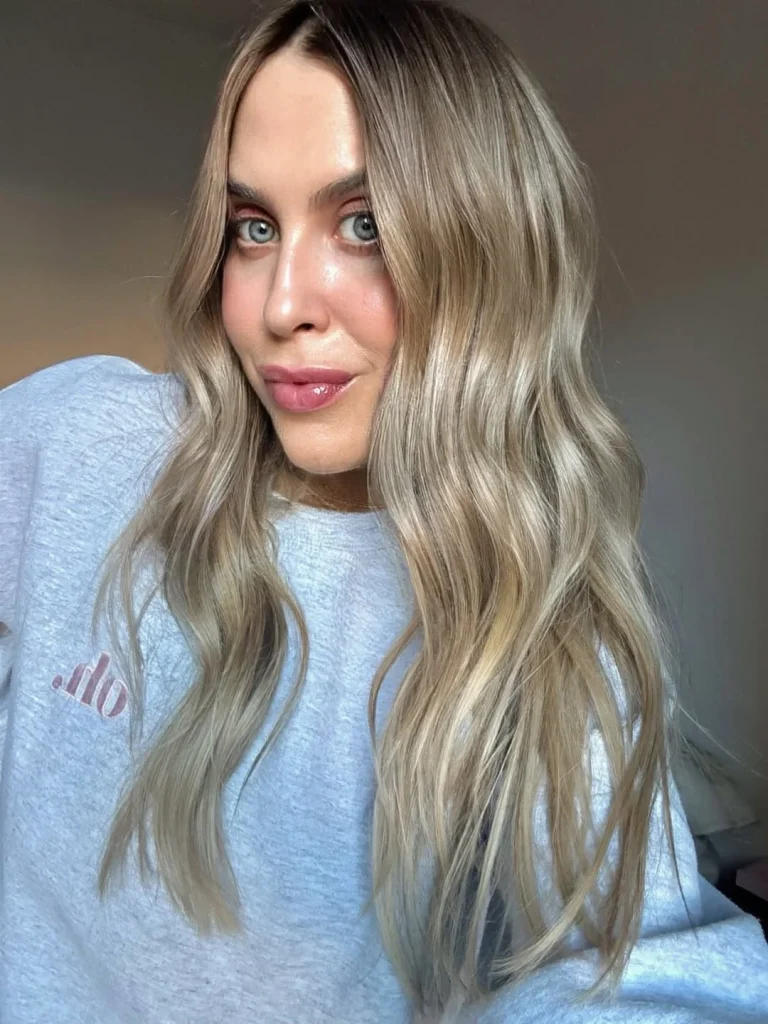 Pretty Summer Champagne Honey Blonde Hair Color Ideas for 2026