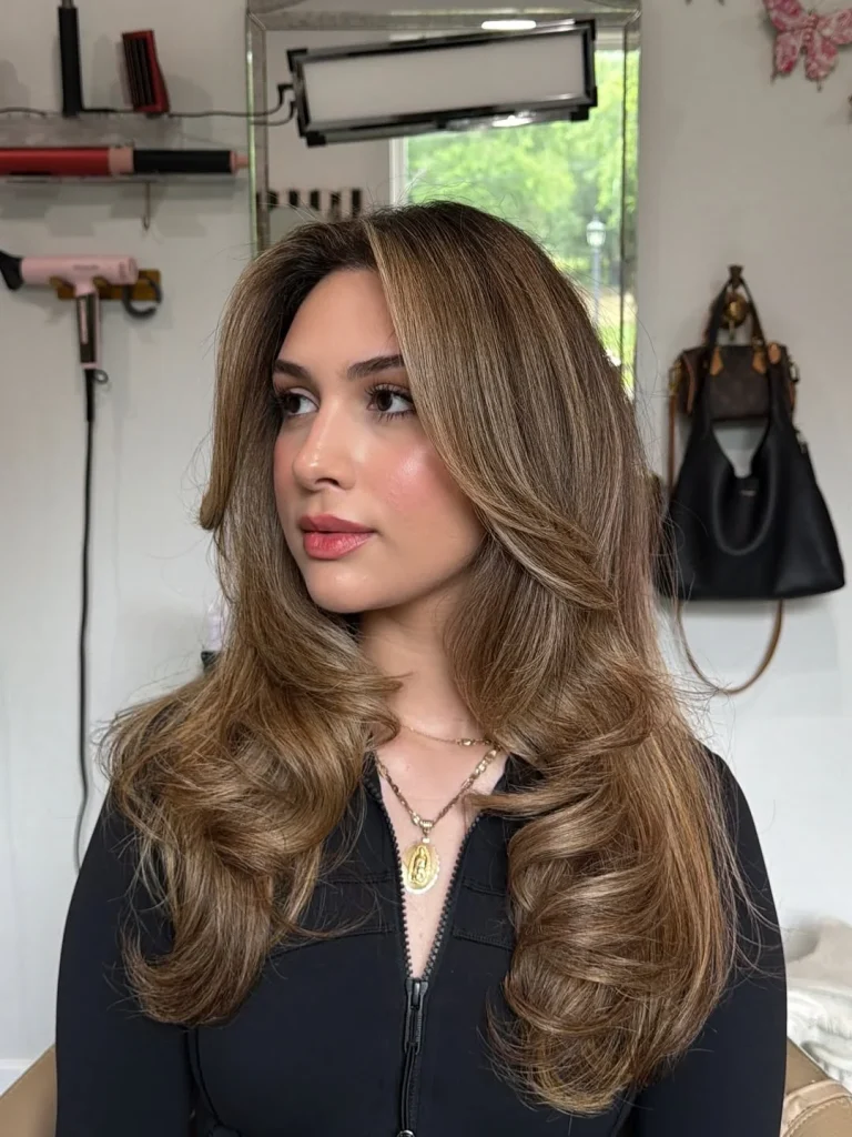 Pretty Summer Champagne Honey Blonde Hair Color Ideas for 2026