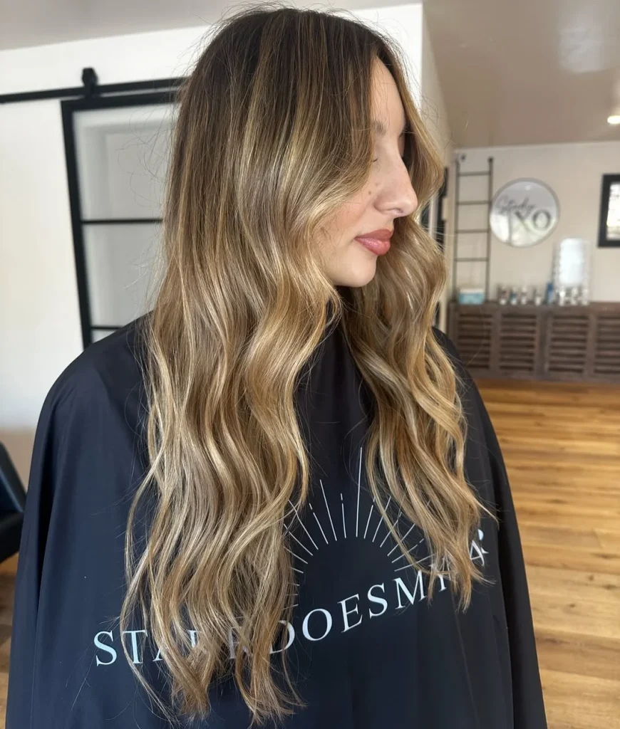 Pretty Summer Champagne Honey Blonde Hair Color Ideas for 2026