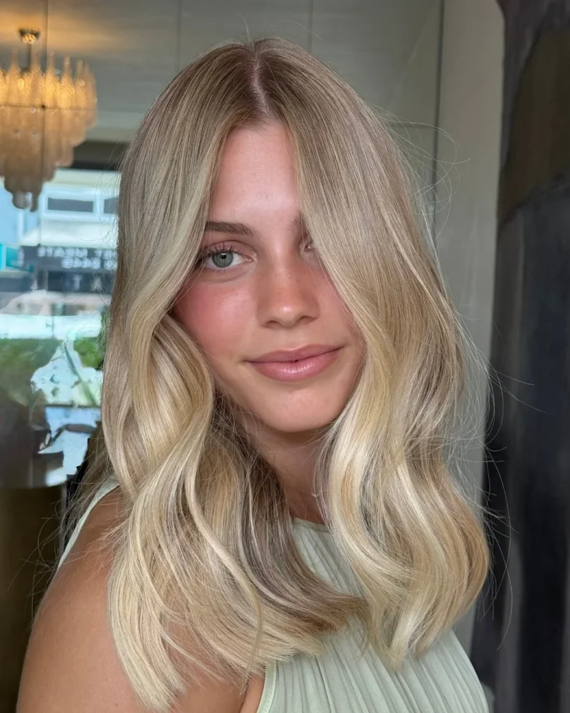 Pretty Summer Champagne Honey Blonde Hair Color Ideas for 2026