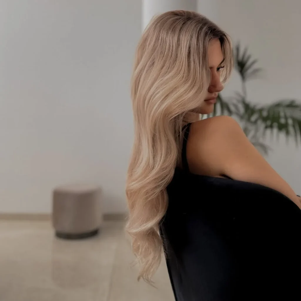 Pretty Summer Champagne Honey Blonde Hair Color Ideas for 2026