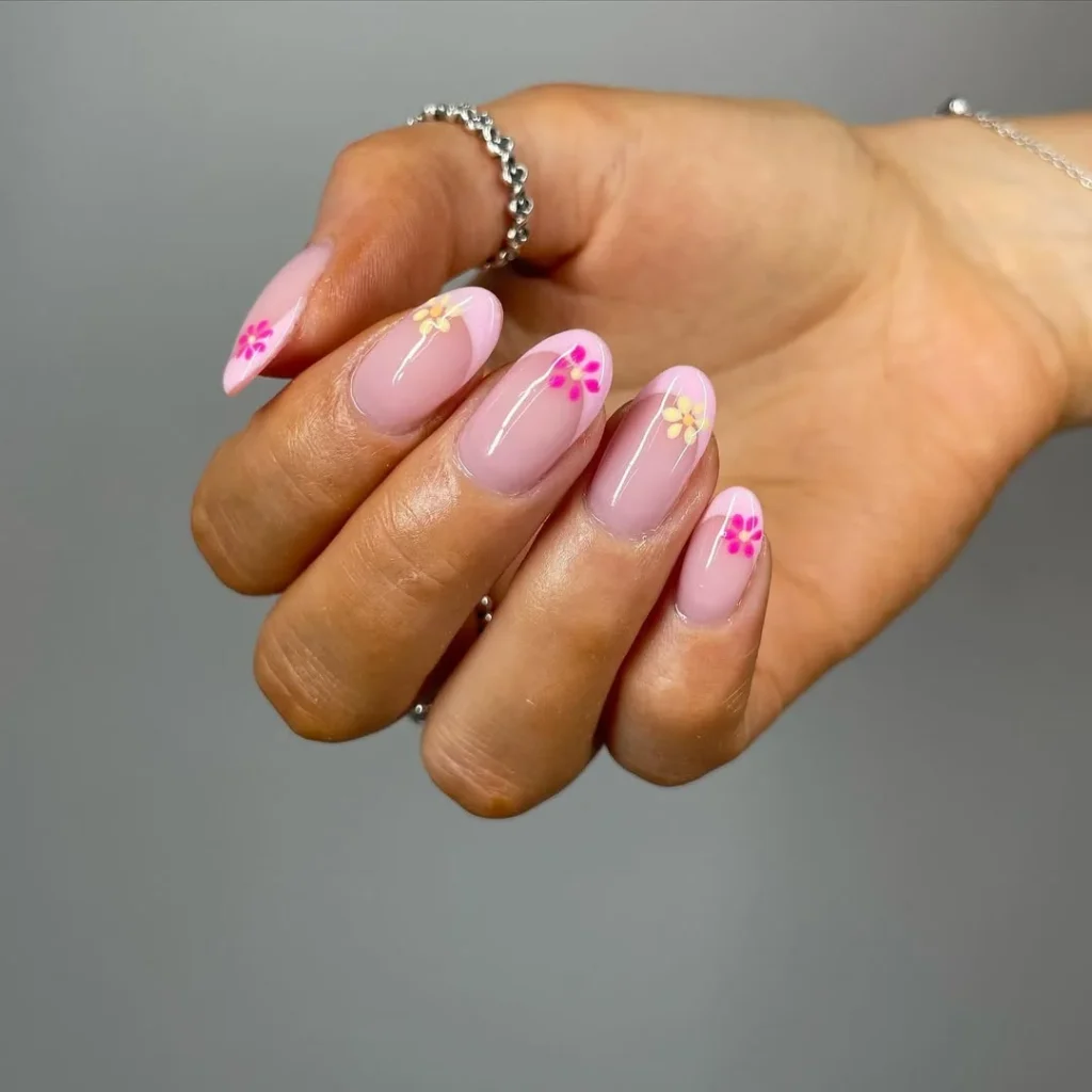 Summer Nail Art 2026:  Bright & Trendy Designs to Copy This Season
