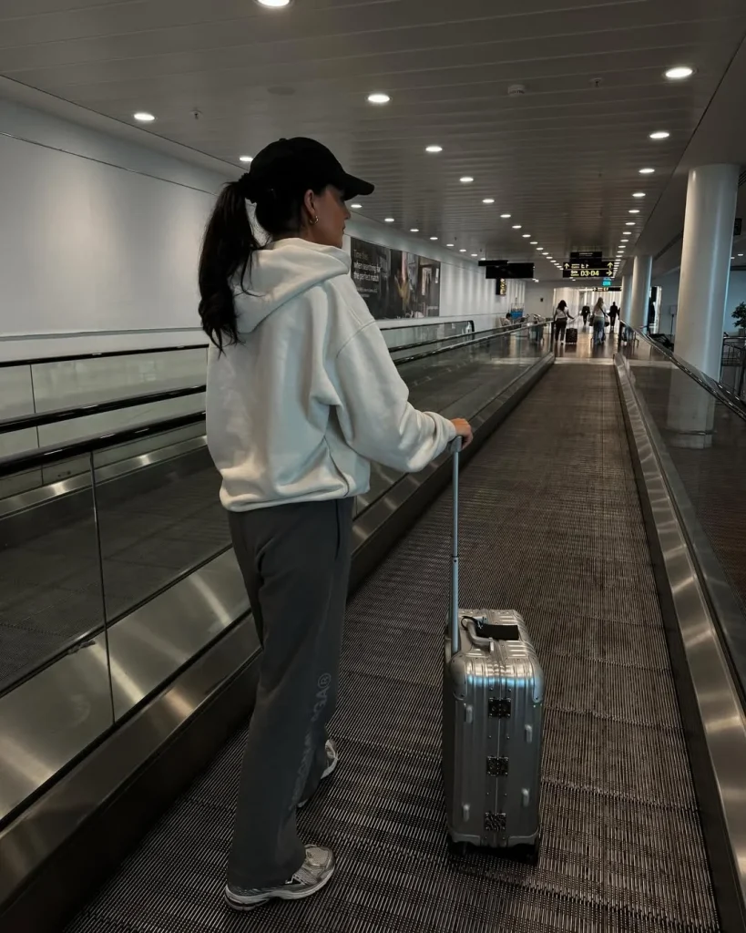 Comfortable Fall Travel Outfits 2026: Chic and Cozy Airport Looks for Every Trip
