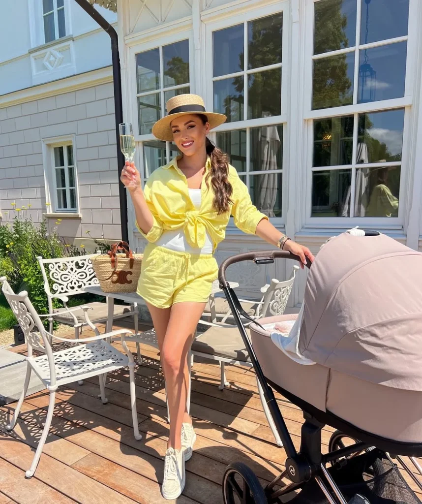 Comfy Mom Outfits Fall Aesthetic 2026: 24 Cozy & Chic Looks You'll Want to Wear Every Day