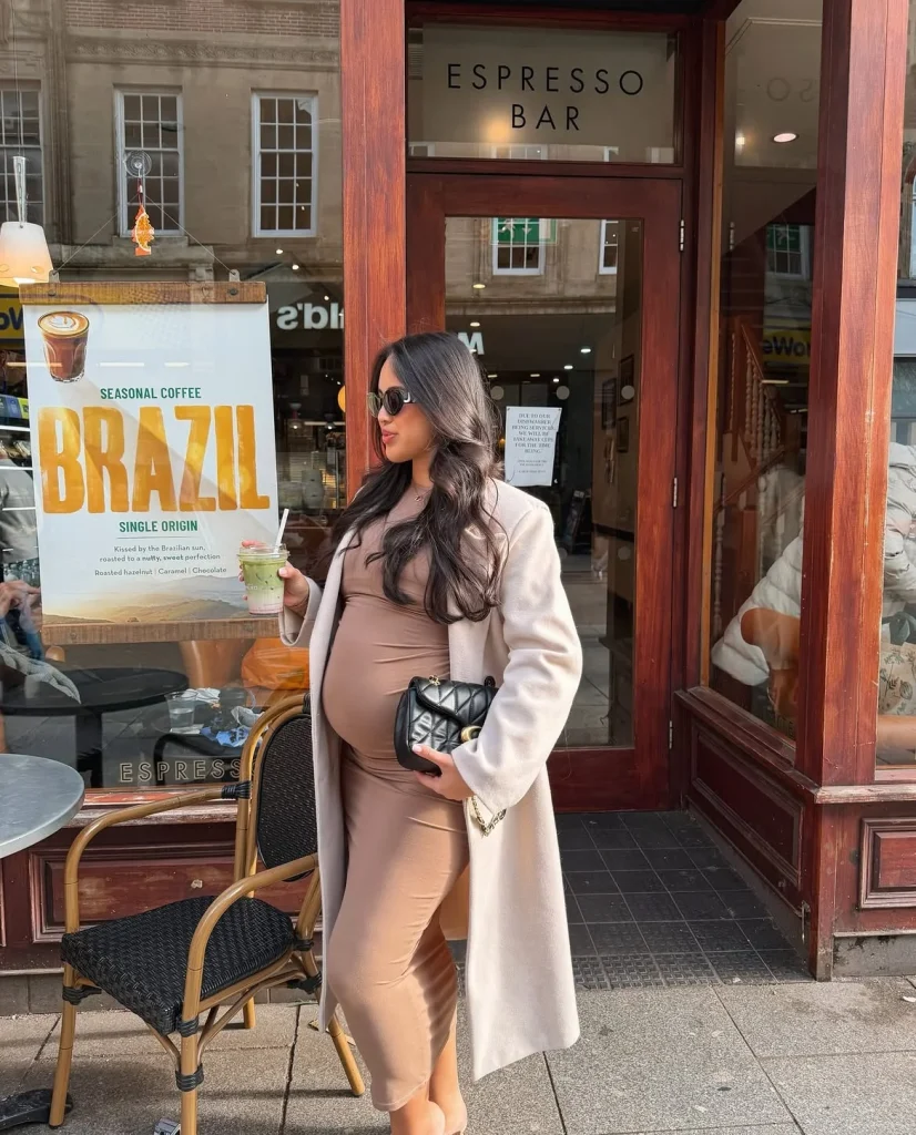 Comfy Pregnancy Outfits For Fall 2026: 25 Cozy & Chic Maternity Looks You'll Love