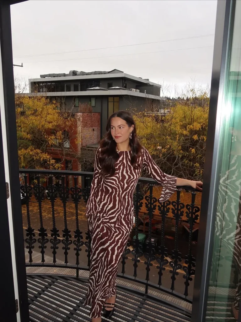 Early Fall Outfits Ideas 2026: 24 Chic and Casual Looks to Elevate Your Autumn Wardrobe