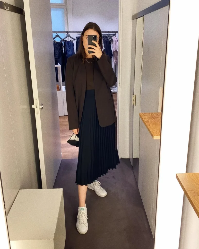 Early Summer Outfits 2026: Chic and Effortless Looks to Copy This Season
