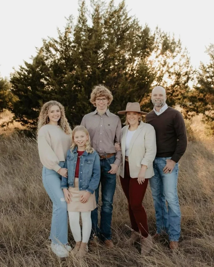 Fall Family Picture Outfits 2026: Stylish Ideas for Every Family Photo Session
