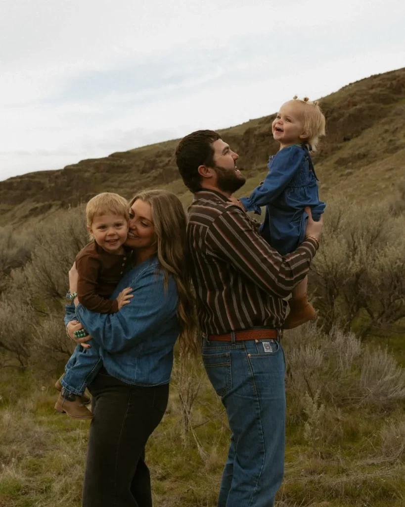 Fall Family Picture Outfits 2026: Stylish Ideas for Every Family Photo Session