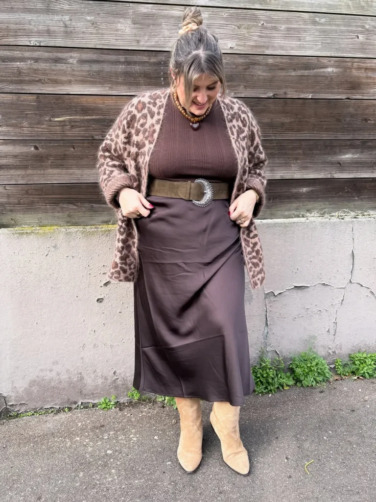 Fall Outfits For Big Busted Women 2026: Flattering and Stylish Looks for Every Occasion