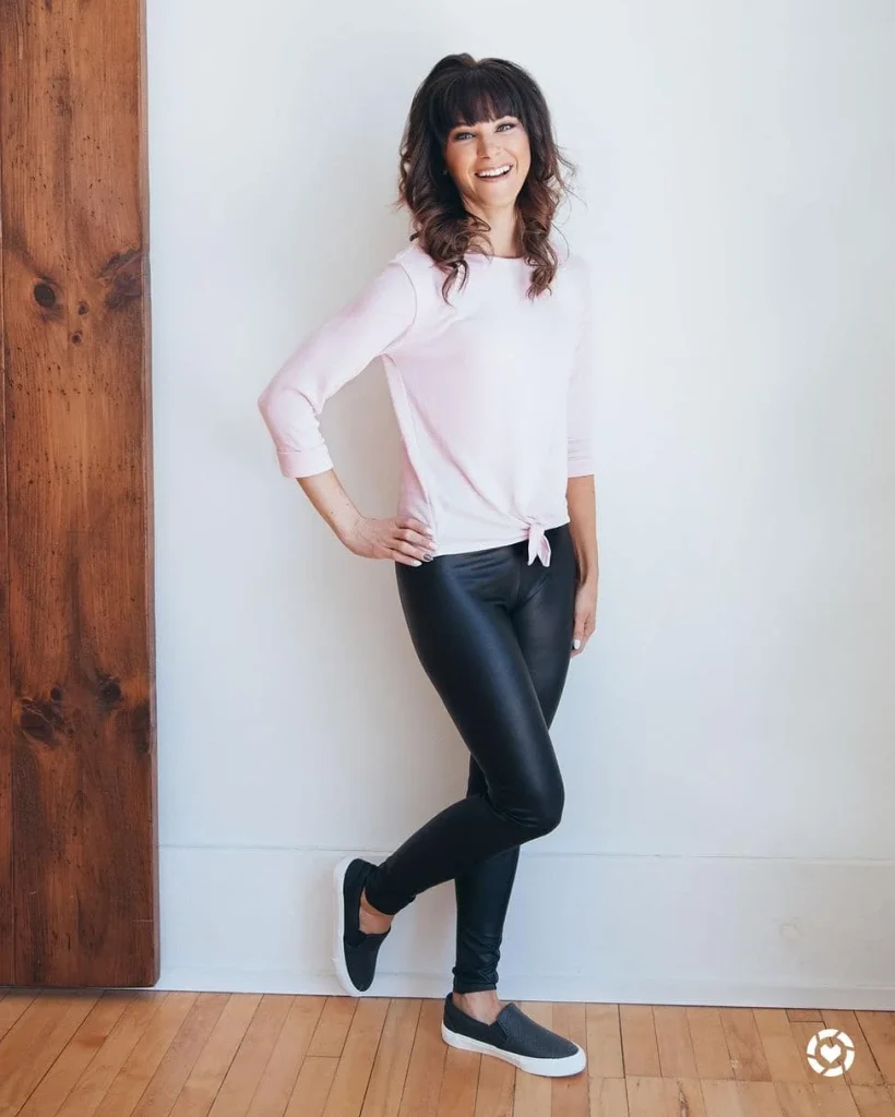 Fall Outfits With Leggings And Sneakers 2026: 25 Comfortable and Stylish Looks to Copy