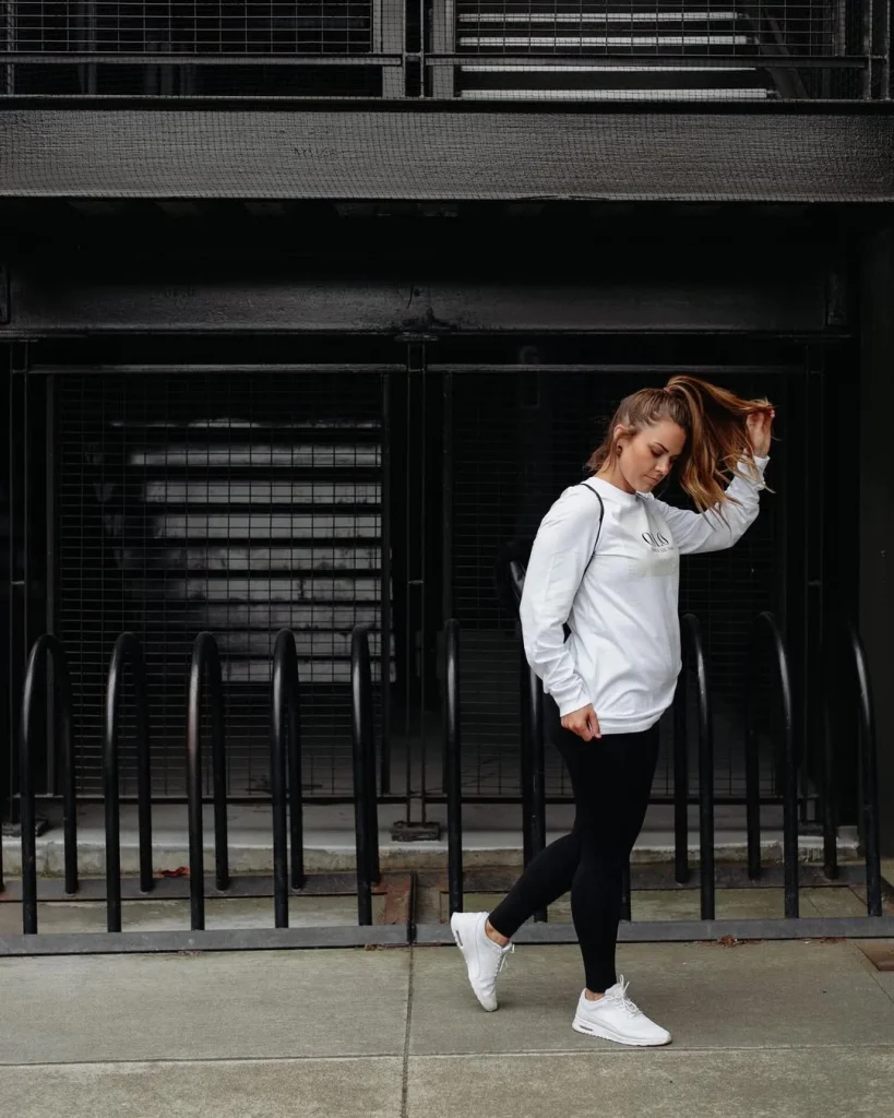 Fall Outfits With Leggings And Sneakers 2026: 25 Comfortable and Stylish Looks to Copy