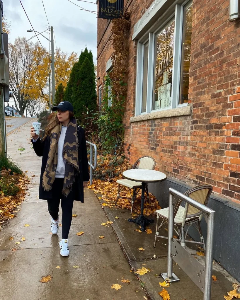 Fall Outfits With Leggings And Sneakers 2026: 25 Comfortable and Stylish Looks to Copy