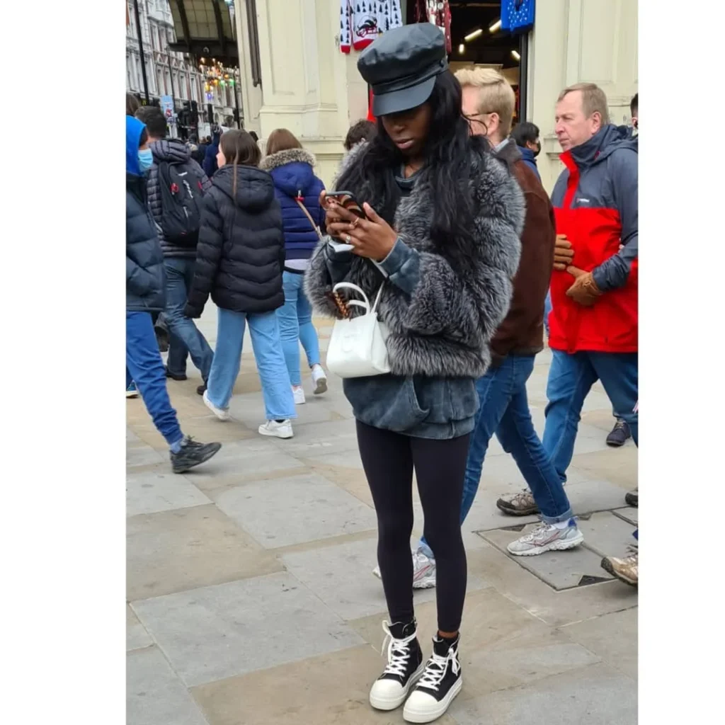 Fall Outfits With Leggings And Sneakers 2026: 25 Comfortable and Stylish Looks to Copy