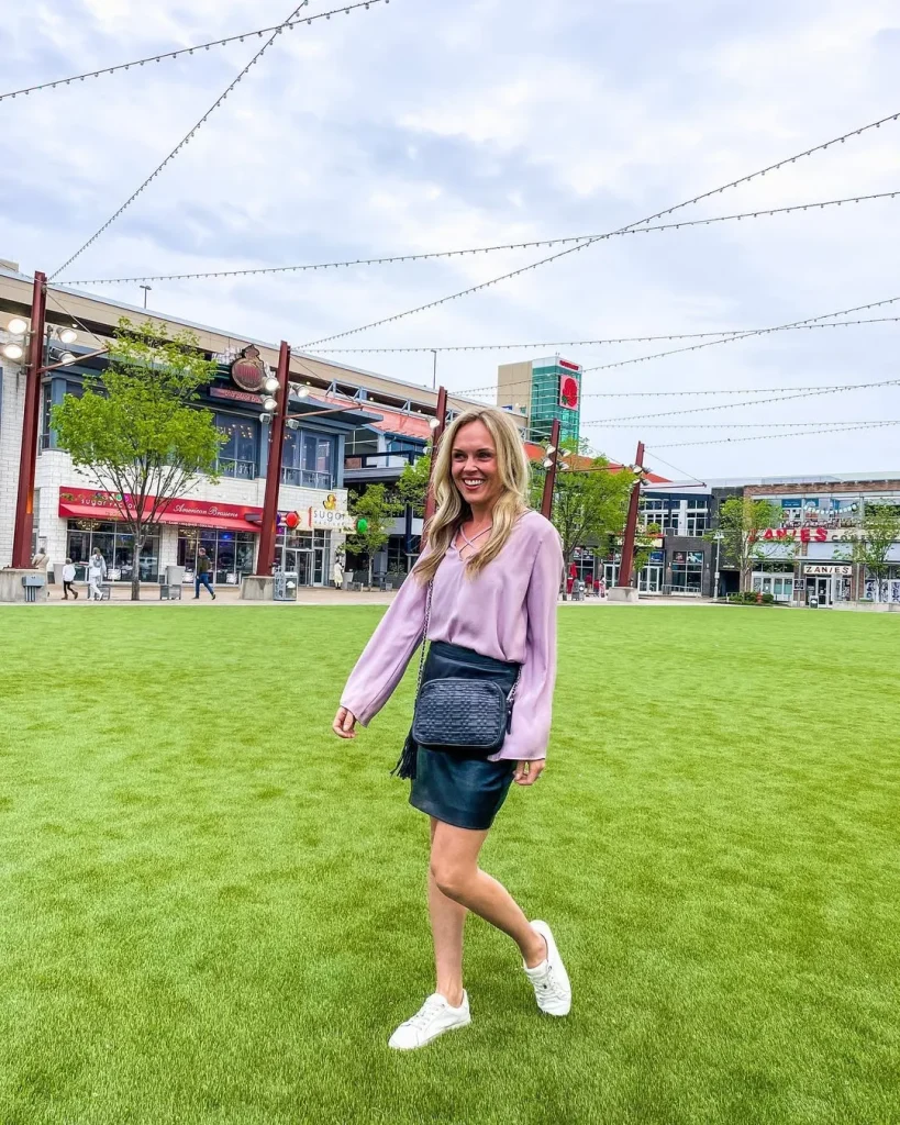 25 Fall Skirt And Sneakers Outfits 2026 That Make Casual Style Look Effortlessly Chic