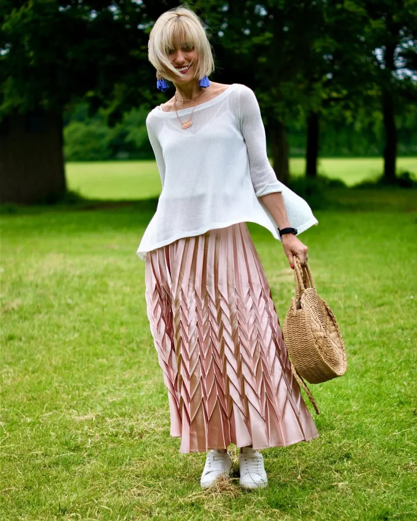 25 Fall Skirt And Sneakers Outfits 2026 That Make Casual Style Look Effortlessly Chic