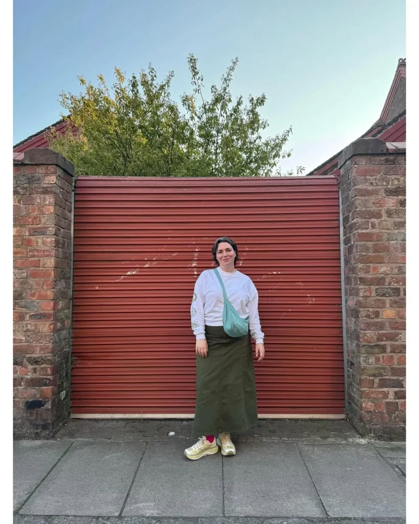 25 Fall Skirt And Sneakers Outfits 2026 That Make Casual Style Look Effortlessly Chic
