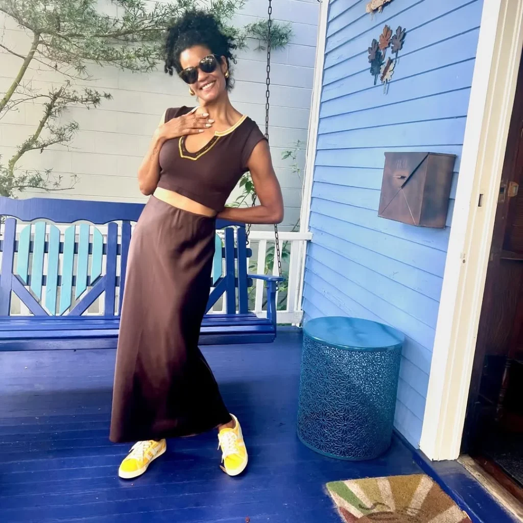 25 Fall Skirt And Sneakers Outfits 2026 That Make Casual Style Look Effortlessly Chic