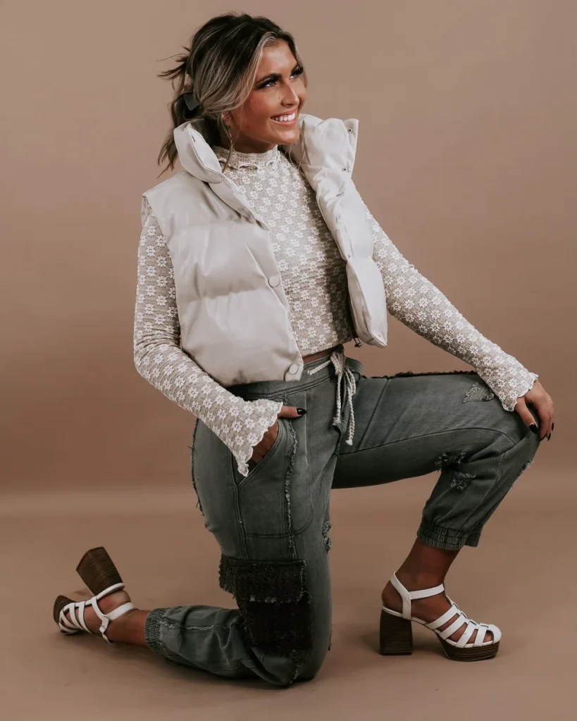 Fall Vest Outfits for Women 2026: Trendy and Stylish Layering Ideas for Every Occasion