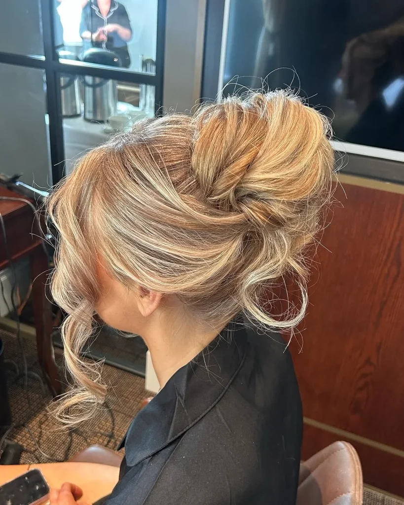Bridesmaid Hairstyling: 24 Elegant Ideas for Every Wedding Style