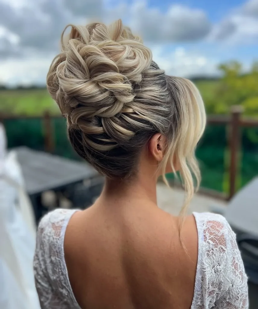 Bridesmaid Hairstyling: 24 Elegant Ideas for Every Wedding Style