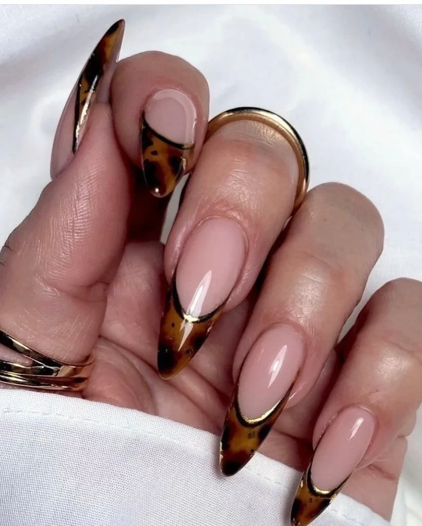 Fall Almond Nails: 26 Cozy and Elegant Designs to Wear All Season