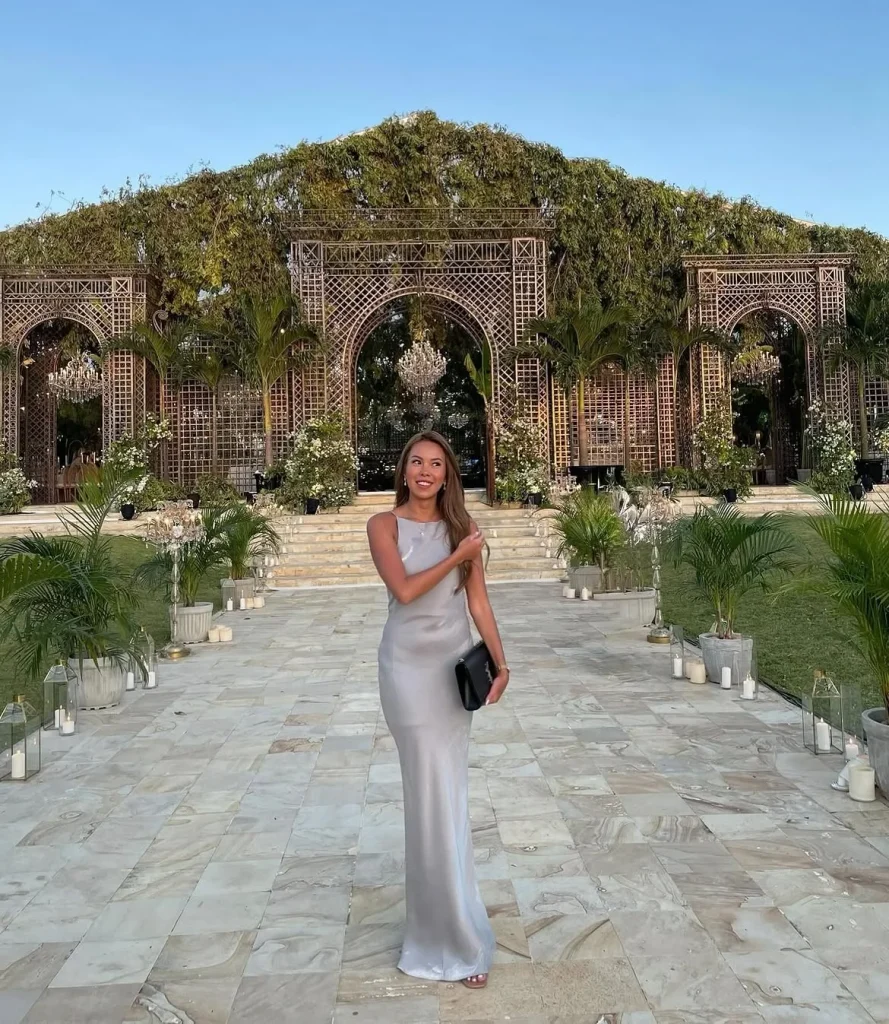 Fall Engagement Photo Outfits: 24 Elegant & Timeless Ideas for 2026