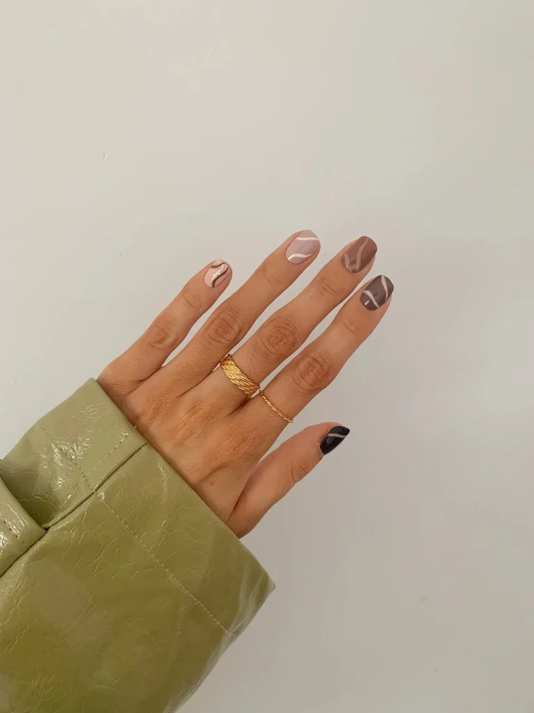 Fall Nail Art: 26 Cozy and Trendy Designs to Try This Autumn