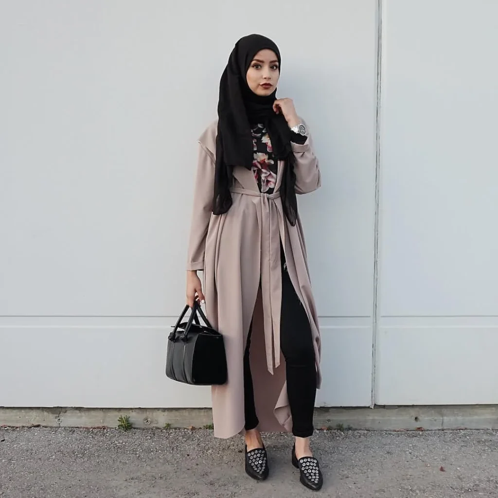Fall Outfits With Duster Coat 2026:  Chic Layering Ideas You'll Want to Copy This Season
