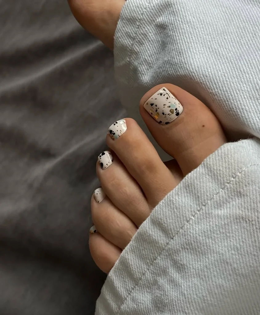 Fall Pedicure Ideas: 25 Chic Designs to Elevate Your Autumn Style
