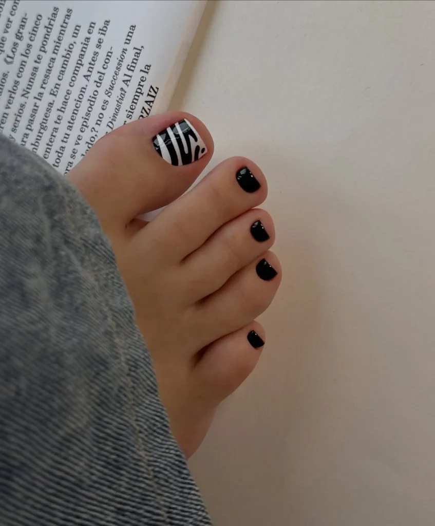 Fall Pedicure Ideas: 25 Chic Designs to Elevate Your Autumn Style
