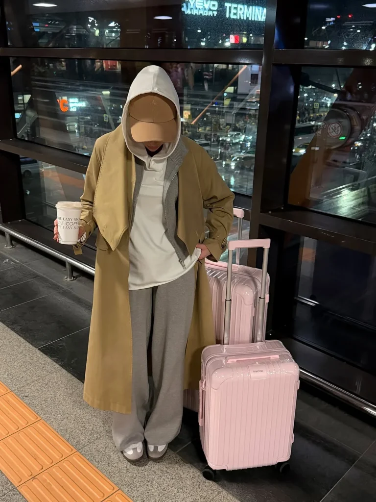 Fall Travel Outfits For Women 2026: 26 Chic & Comfortable Looks You'll Want to Pack
