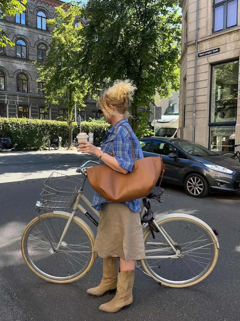 September Fashion Trends for Women: Cozy, Chic & Timeless Looks