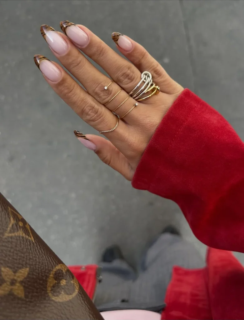 September Nails Color: 26 Stunning Fall Shades and Trendy Nail Ideas