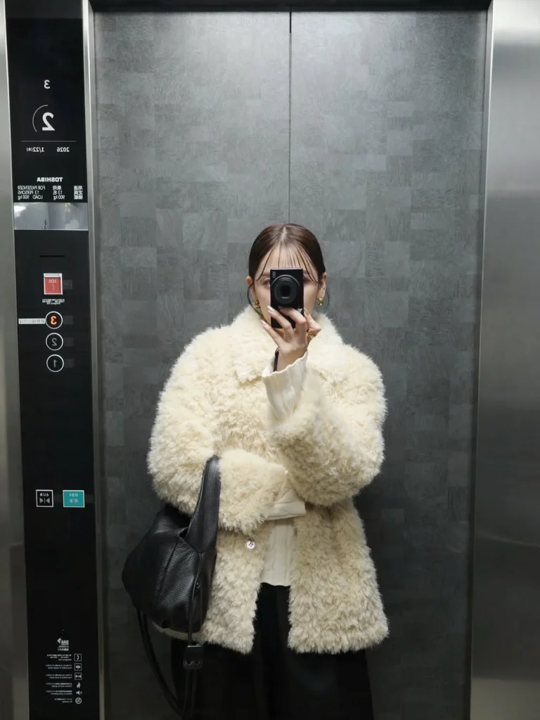 Shaggy Jacket: 25 Chic Outfit Ideas to Elevate Your Winter Style