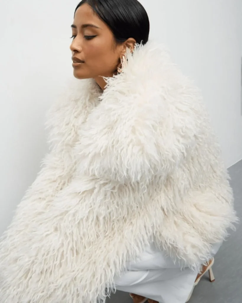 Shaggy Jacket: 25 Chic Outfit Ideas to Elevate Your Winter Style